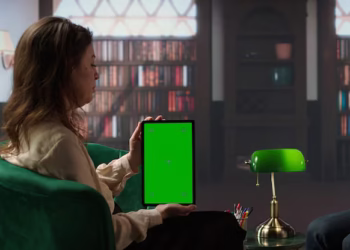 skylightvoice.com: A Beacon for Engaging Digital Narratives