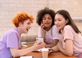 Social Media Girls Forum: A Safe Space for Connection and Empowerment
