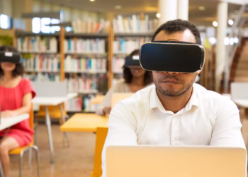 Abraham Quiros Villalba: A Trailblazer in Education and Digital Innovation