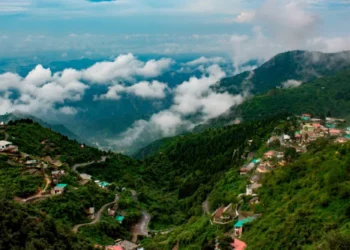 Exploring the Divine Beauty and Serene Hill Stations of Uttarakhand
