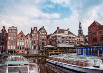 7 Must-See Sights On Your Amsterdam Canal Tour