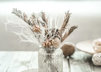 Pyntekvister: Interviews with Leading Artists in the World