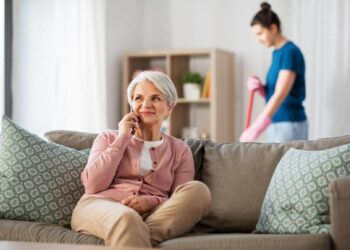 How to Choose Comfortable and Safe Furniture for Seniors